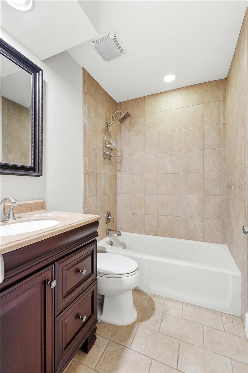 COUNTRY ESTATES - Residential