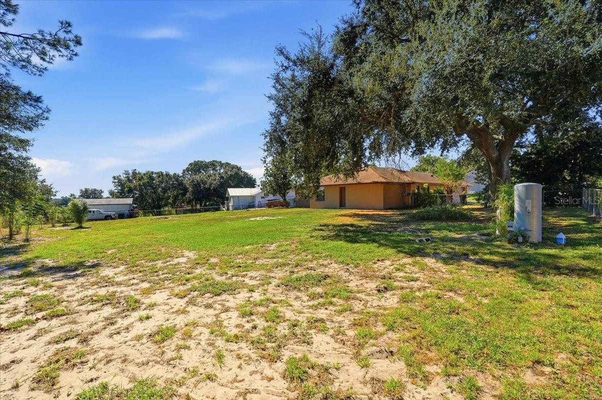 COUNTRY ESTATES - Residential