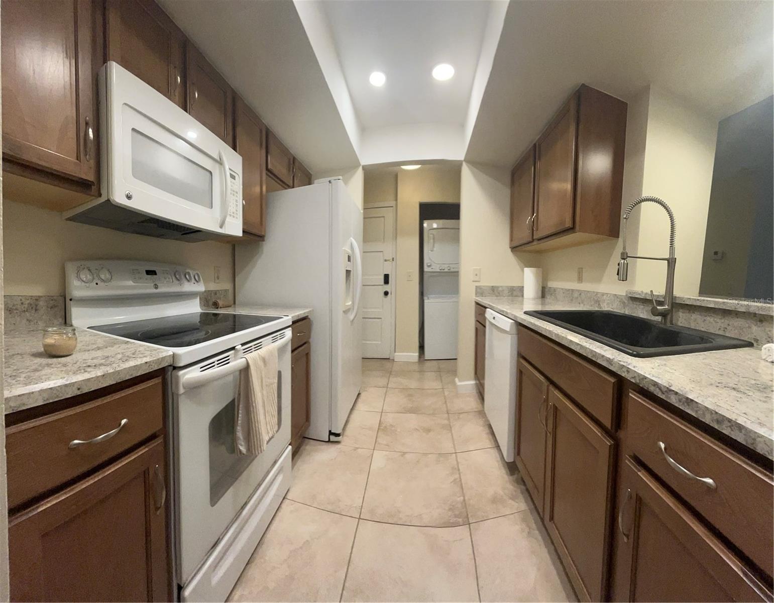 SHANGRI LA PALM COAST - Residential Lease