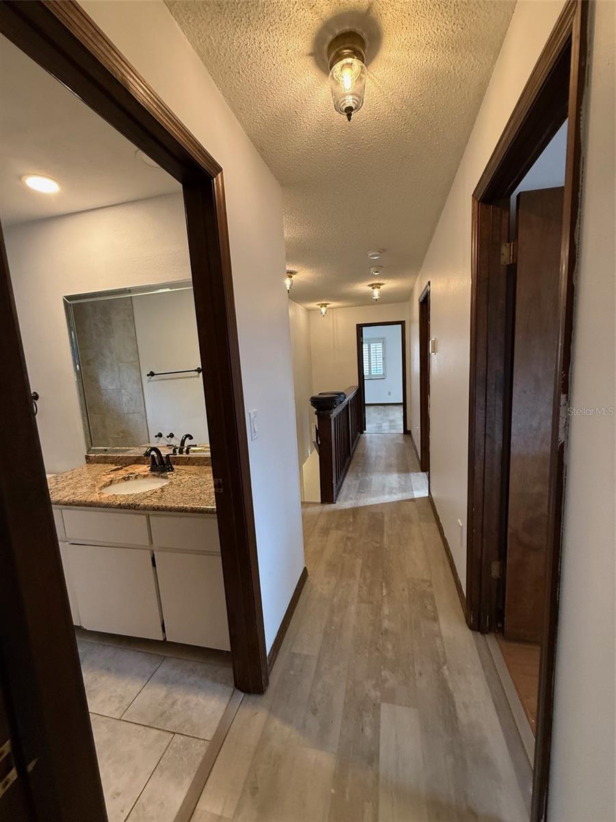 LAKE VALENCIA UNIT ONE - Residential