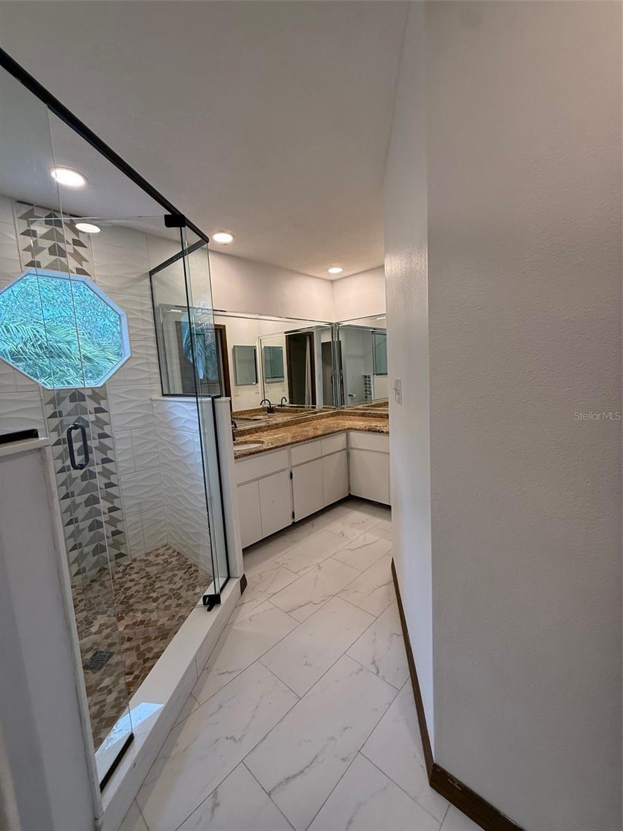 LAKE VALENCIA UNIT ONE - Residential