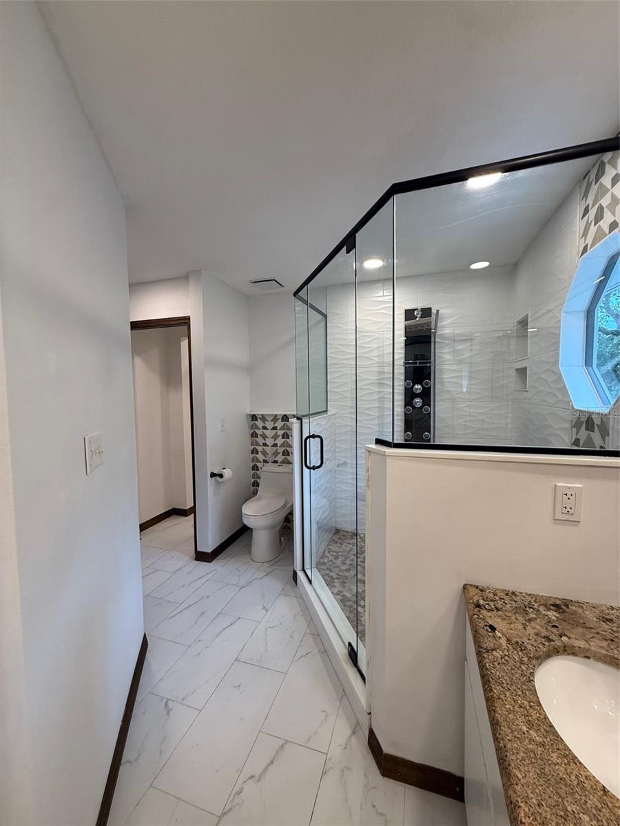 LAKE VALENCIA UNIT ONE - Residential