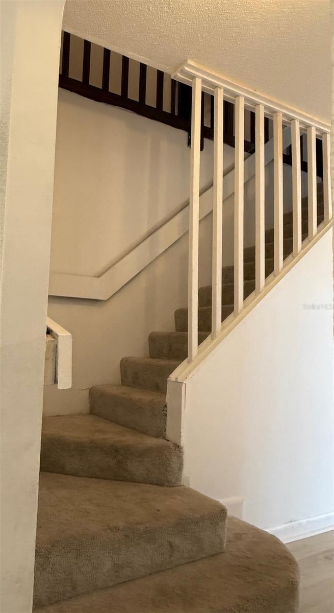 LAKE VALENCIA UNIT ONE - Residential