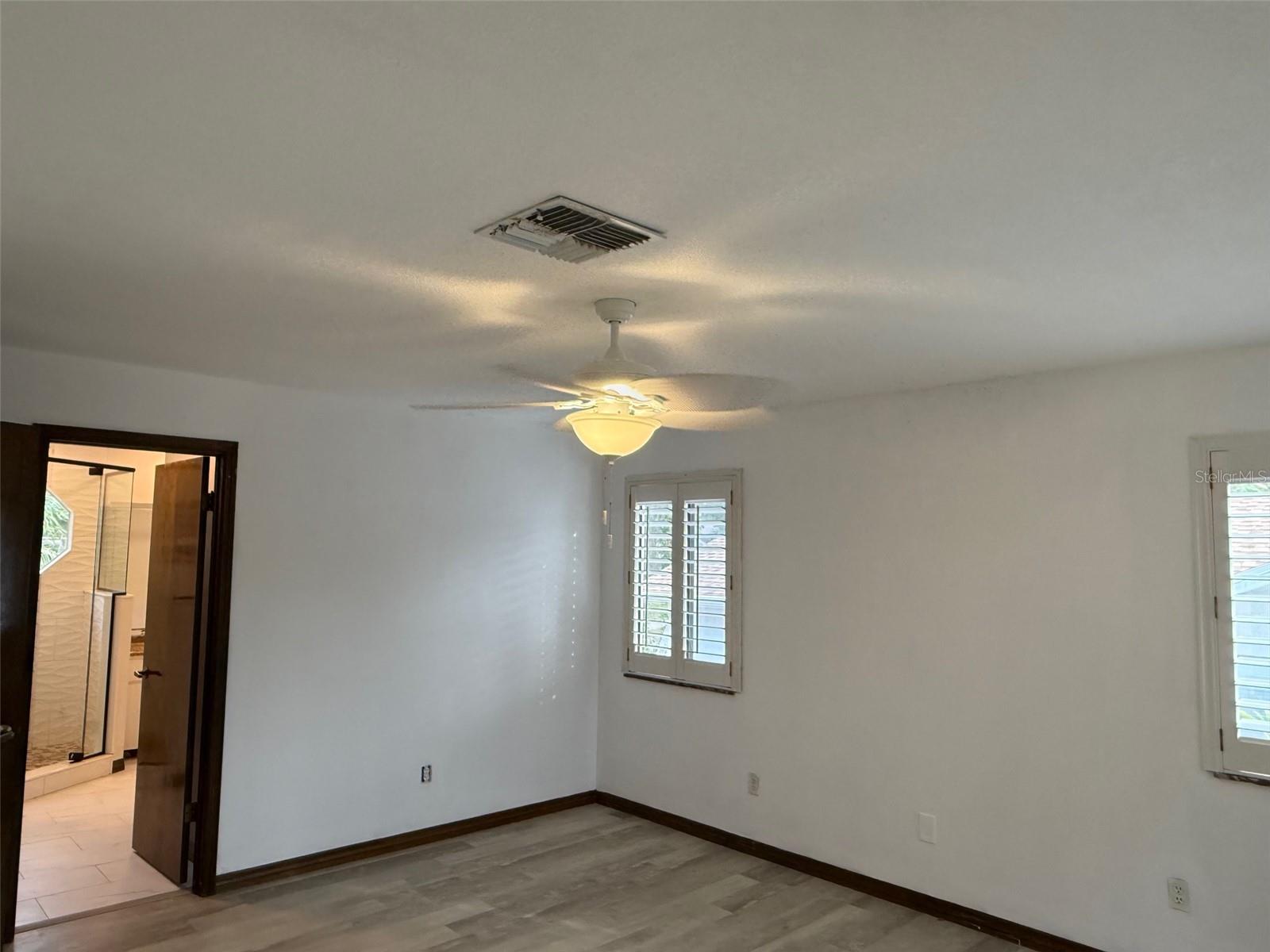 LAKE VALENCIA UNIT ONE - Residential