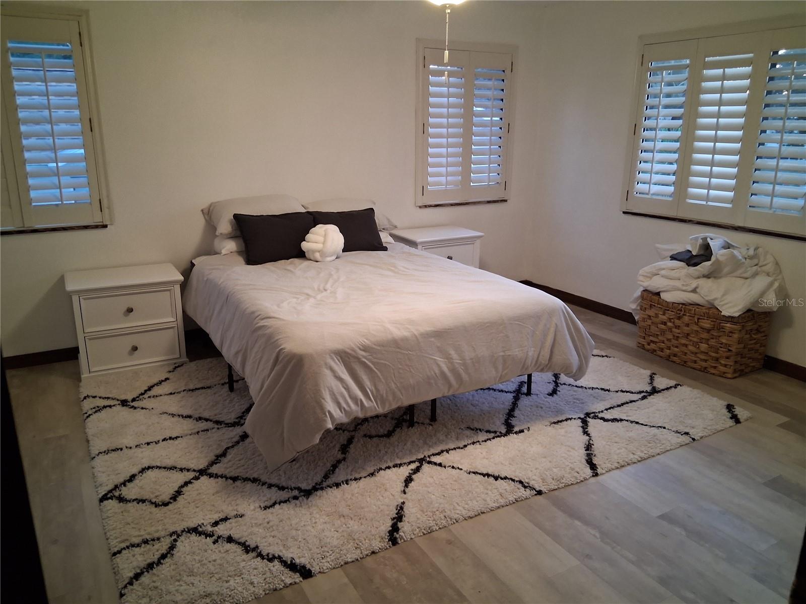 LAKE VALENCIA UNIT ONE - Residential