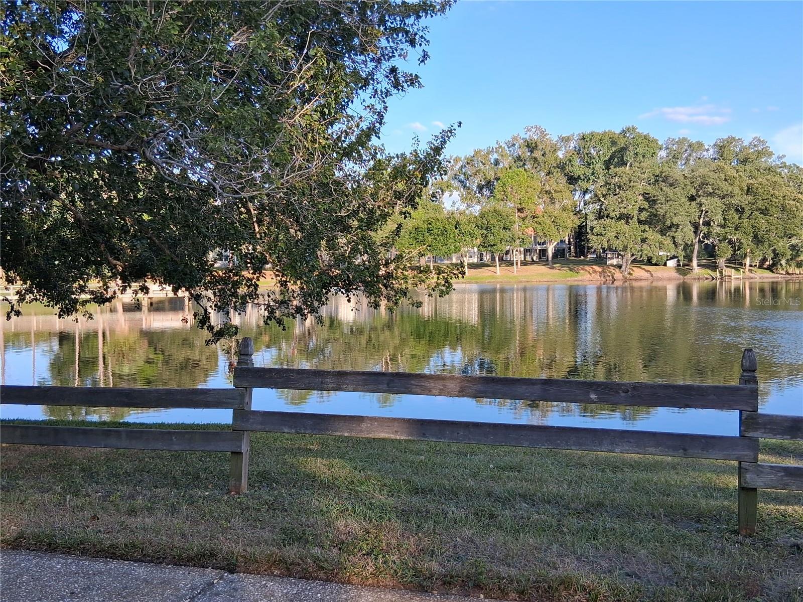 LAKE VALENCIA UNIT ONE - Residential