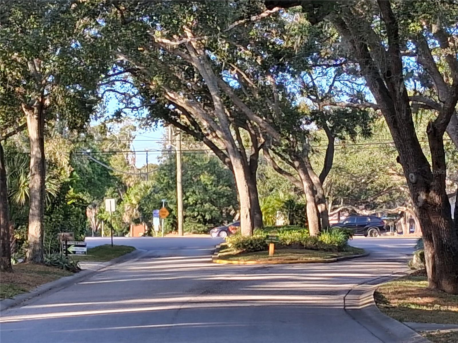 LAKE VALENCIA UNIT ONE - Residential