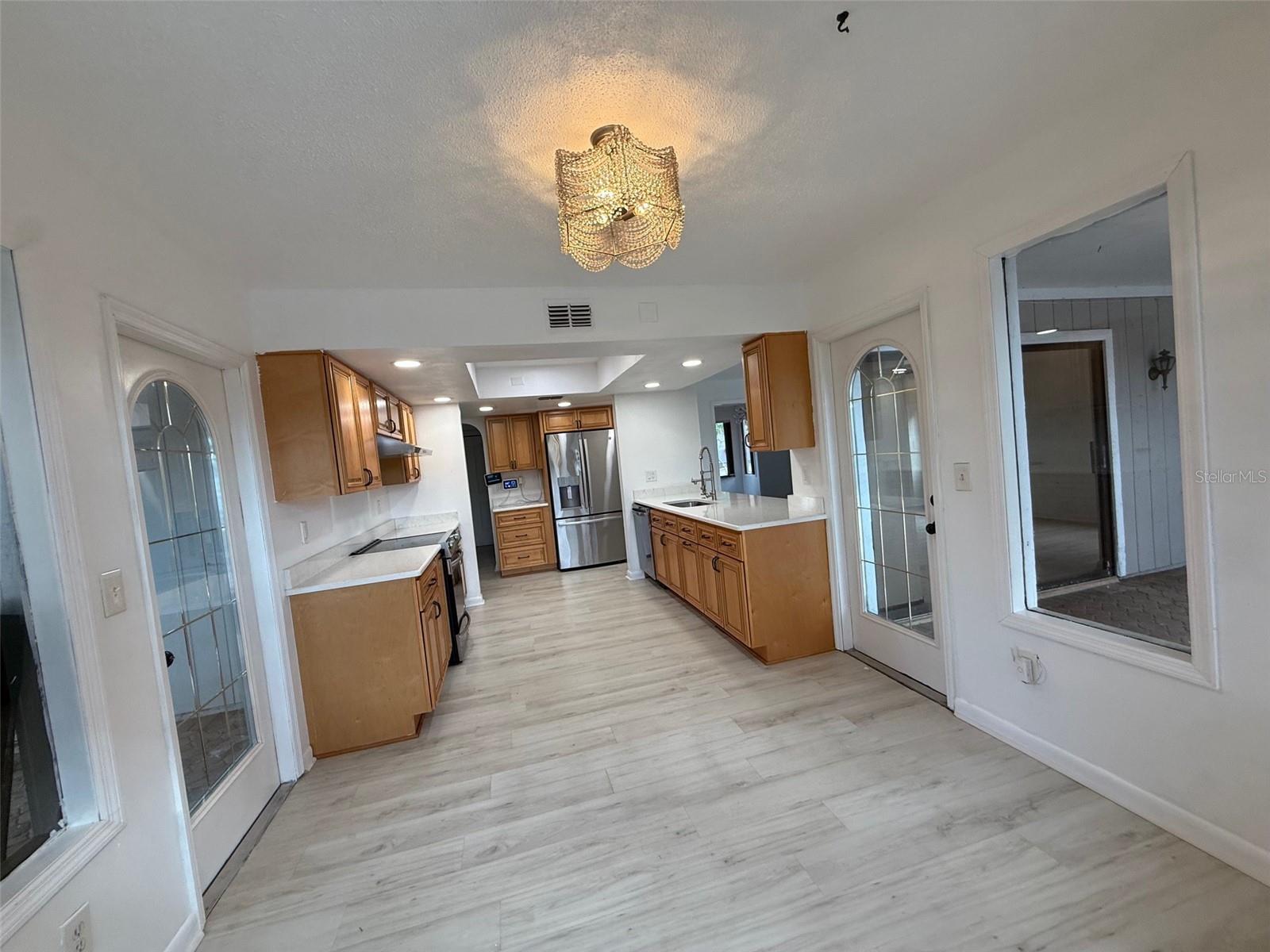 LAKE VALENCIA UNIT ONE - Residential