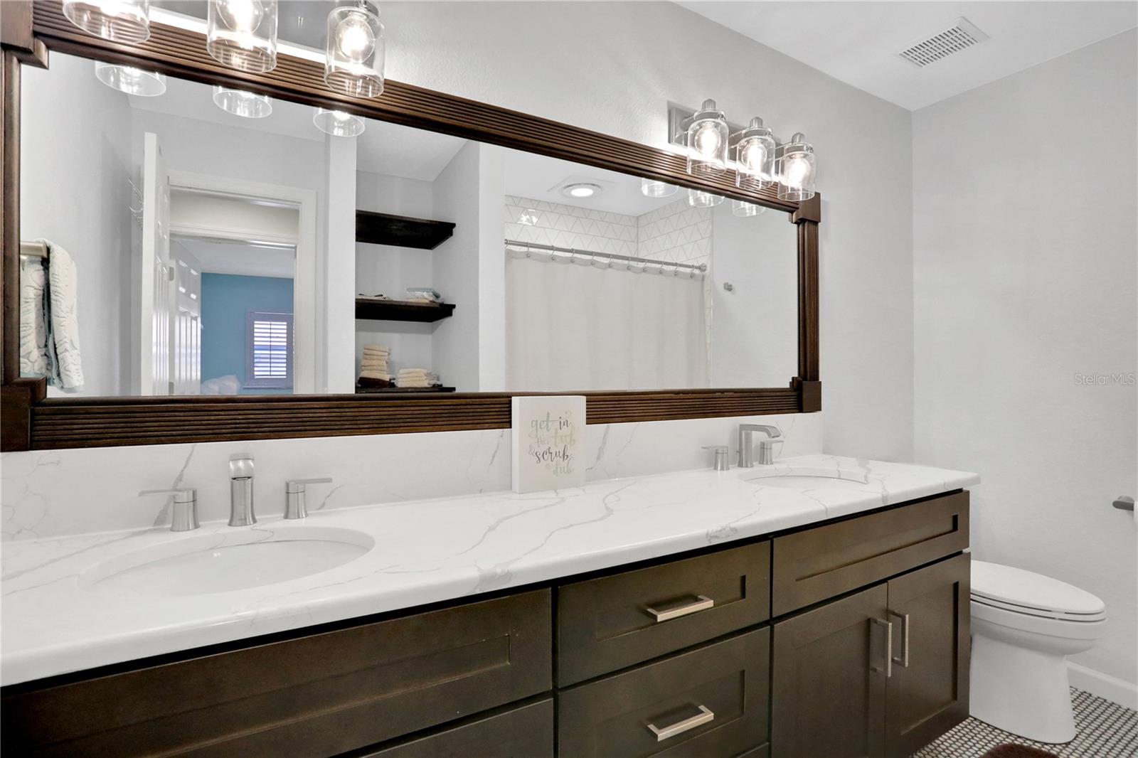 SOUTH ROY SHORES - Residential