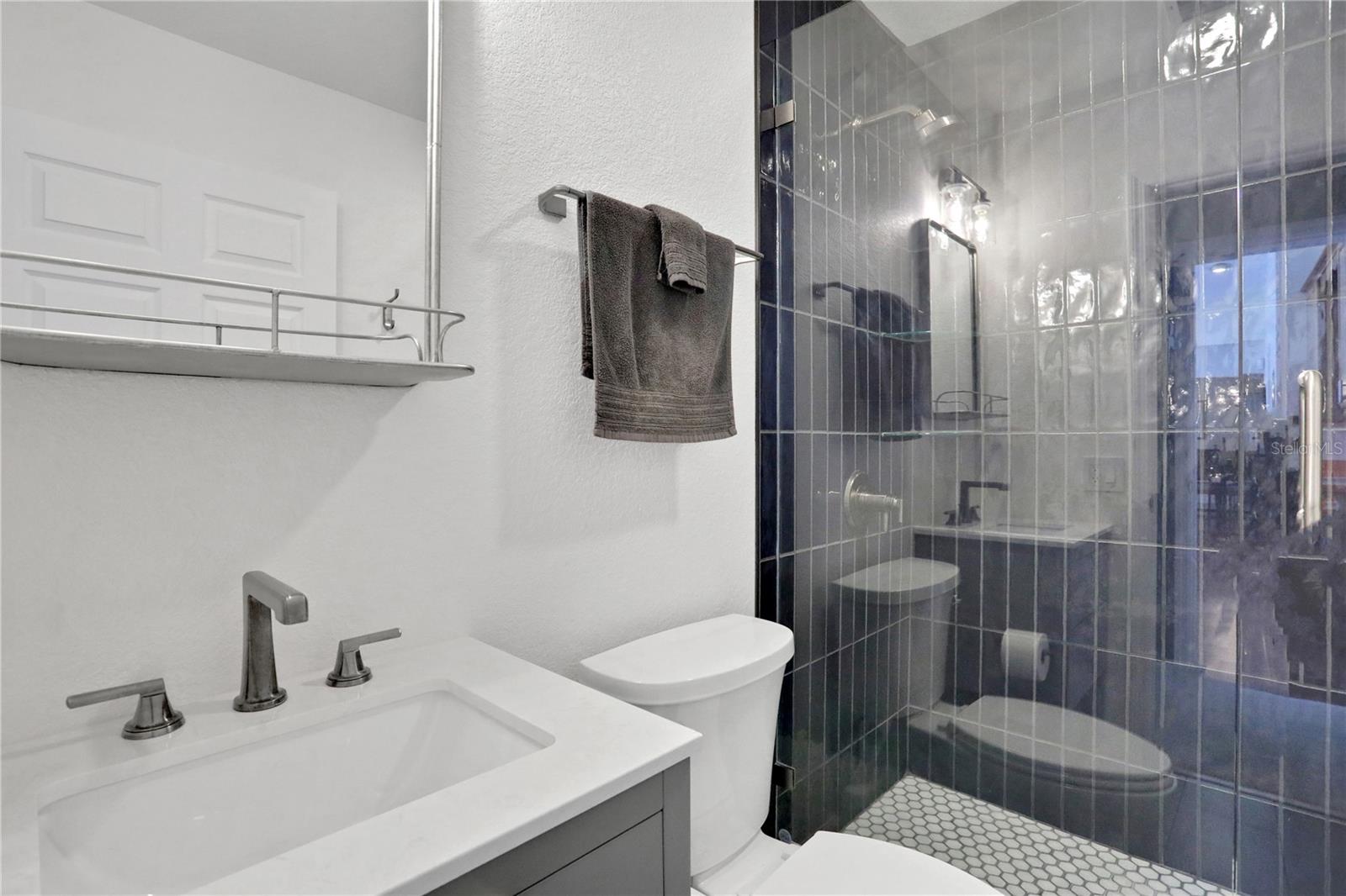 SOUTH ROY SHORES - Residential