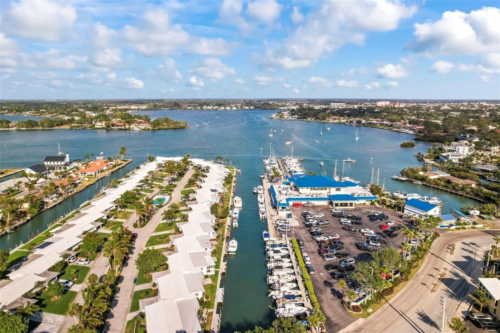 BAHIA VISTA GULF - Residential