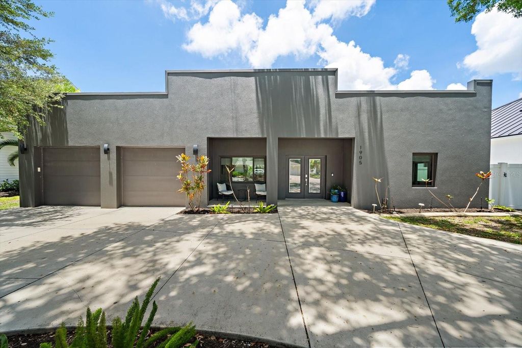 Photo of 1905 Tulip Drive, Sarasota, FL 34239 (MLS # A4696670)
