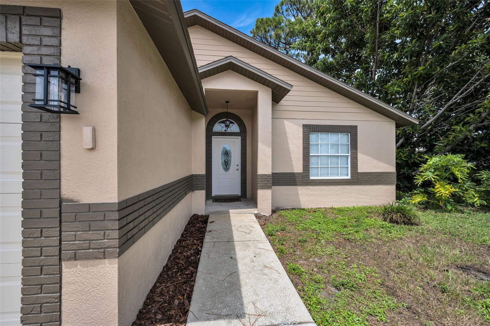 1874 FEATHER TREE CIRCLE