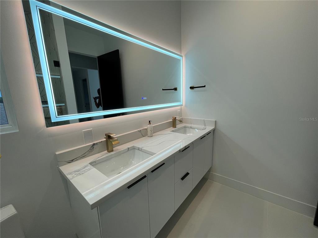 SOUTH CSWY ISLE YACHT CLUB 2ND ADD - Residential