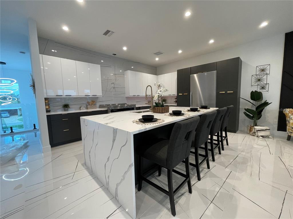 SOUTH CSWY ISLE YACHT CLUB 2ND ADD - Residential