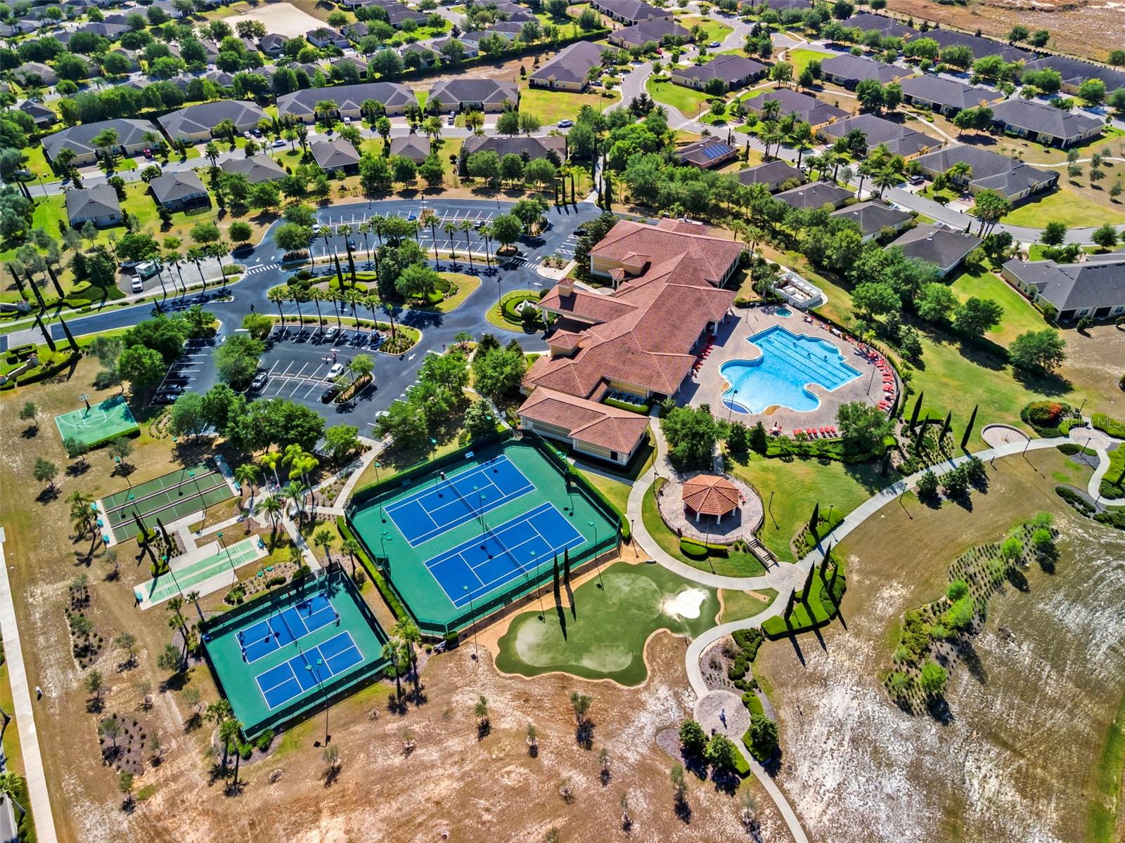 HERITAGE HILLS - Residential