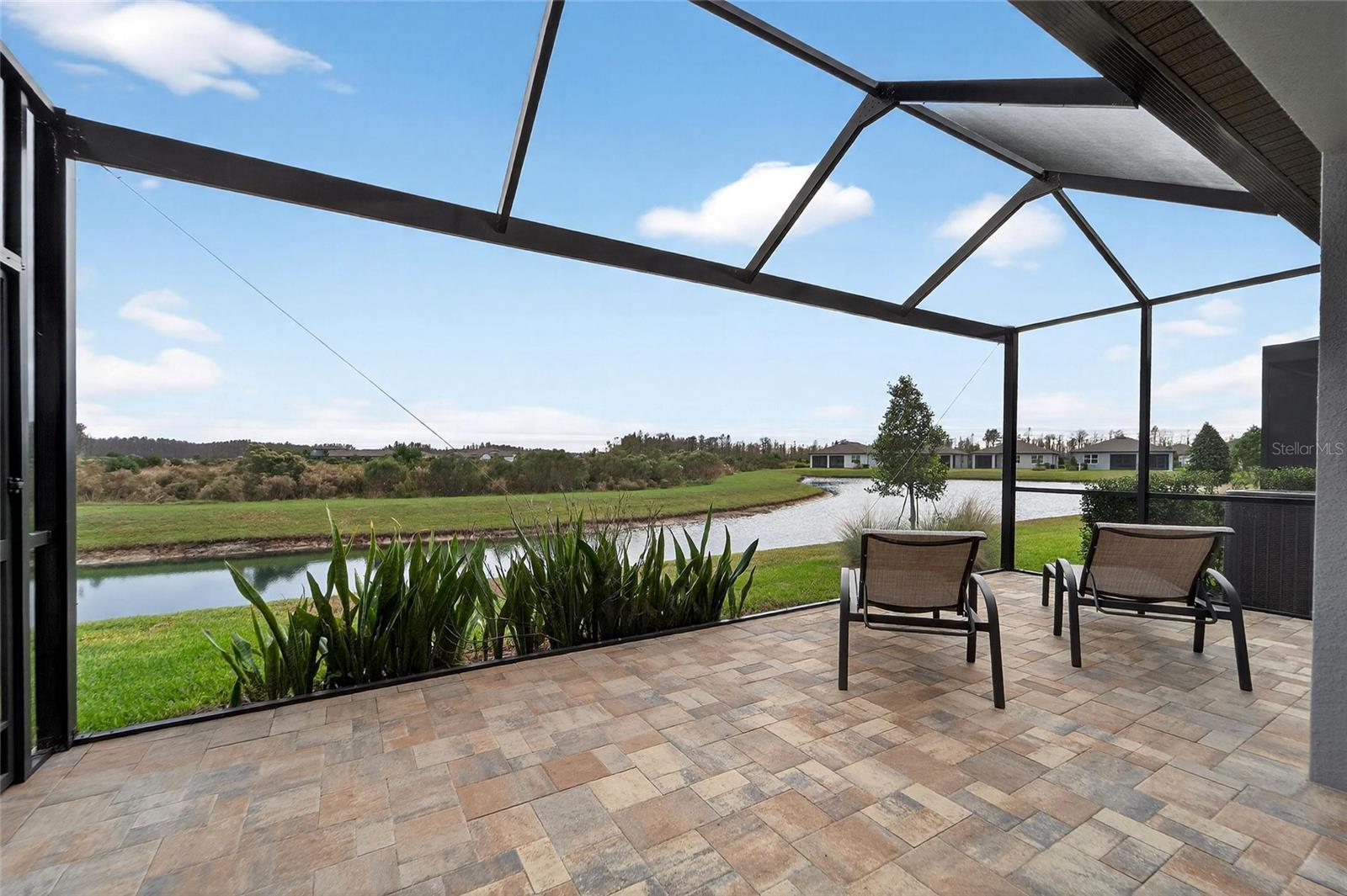 5524 BLUE CRUSH BEND