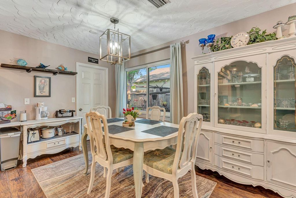 Photo of 710 31st Street W, Bradenton, FL 34205 (MLS # A4689932)