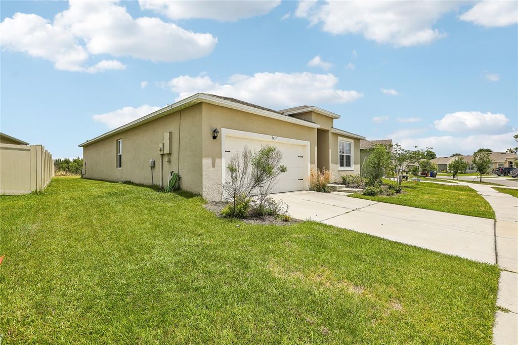 Photo of 5651 Siltstone Street, Lakeland, FL 33811 (MLS # L4962120)
