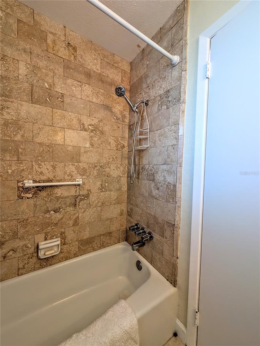 BAYSHORE GARDENS APTS 2 - Residential Lease