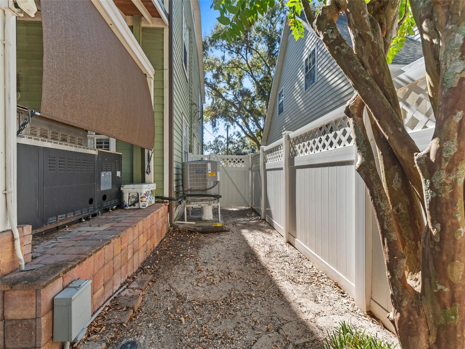 MARYLAND MANOR 2ND UNIT - Residential