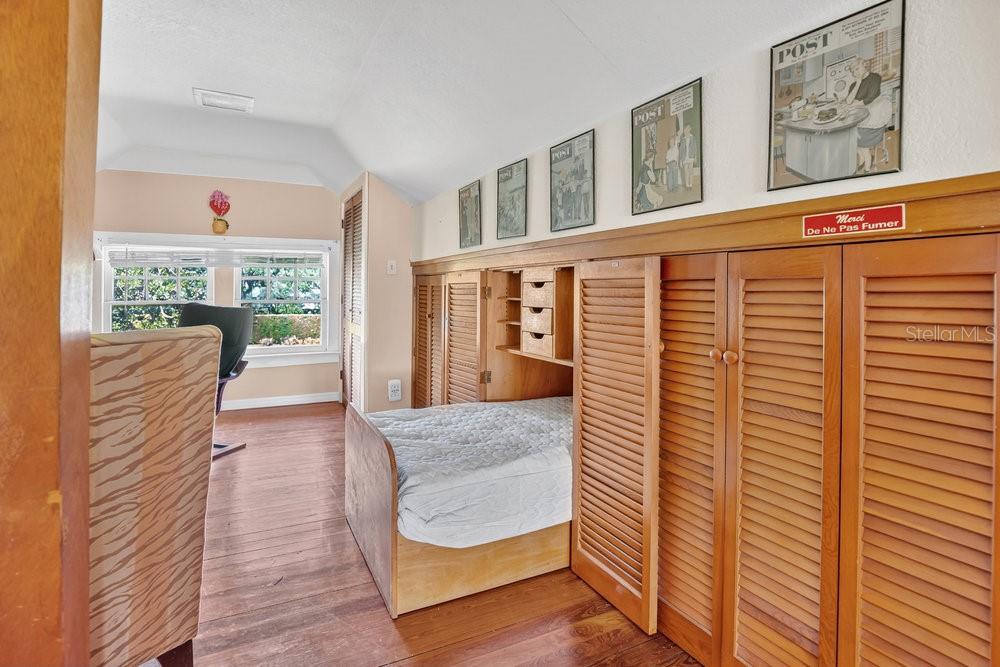 ROSE COURT - Residential