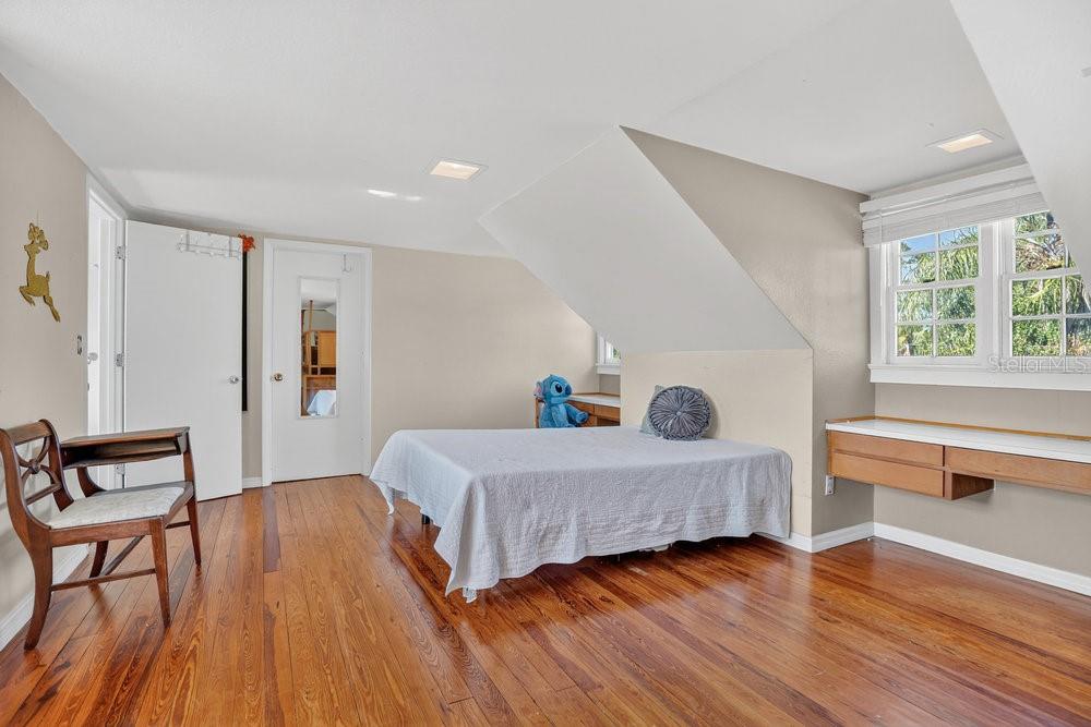 ROSE COURT - Residential