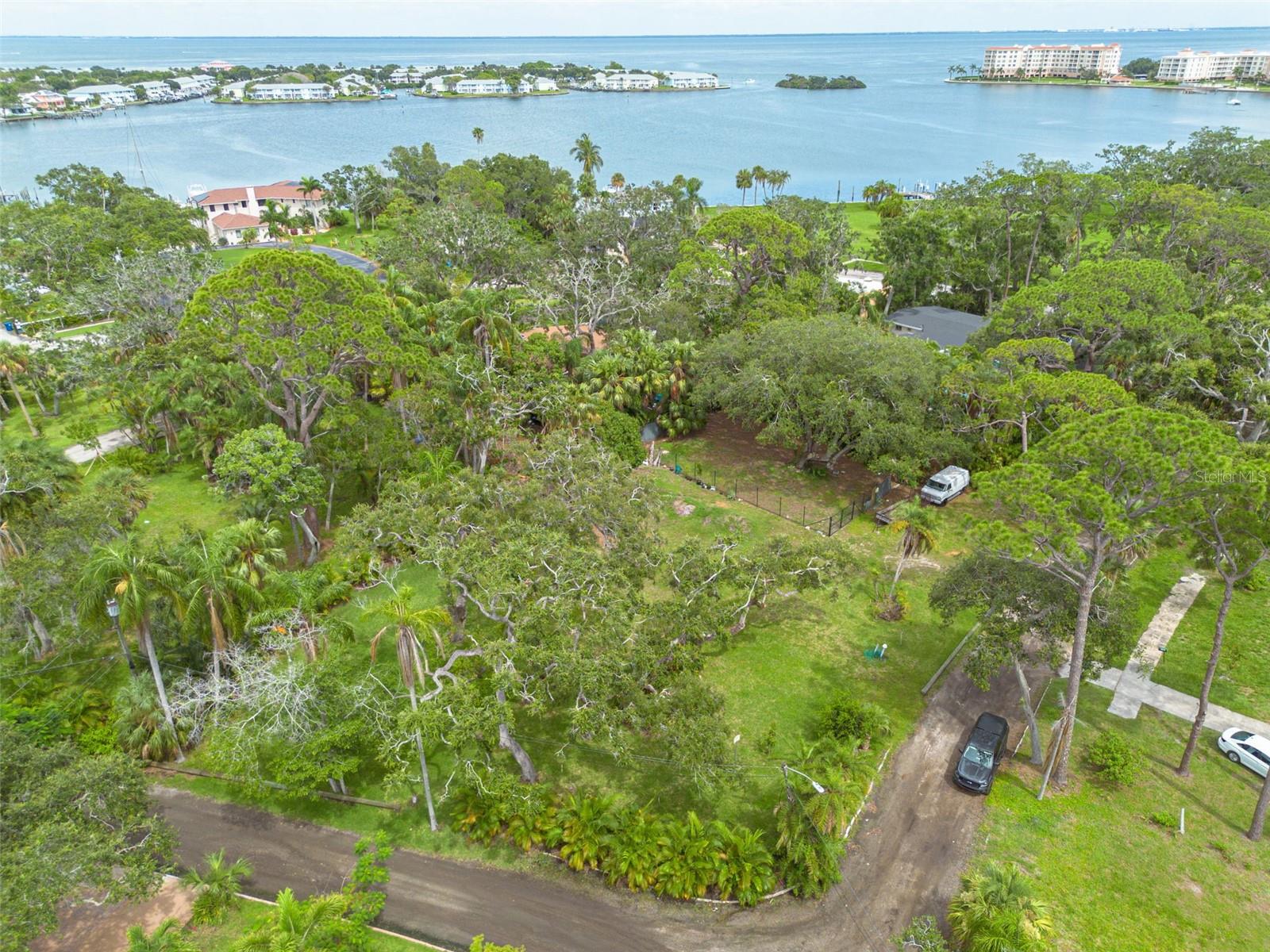 BAYOU BONITA PARK - Land