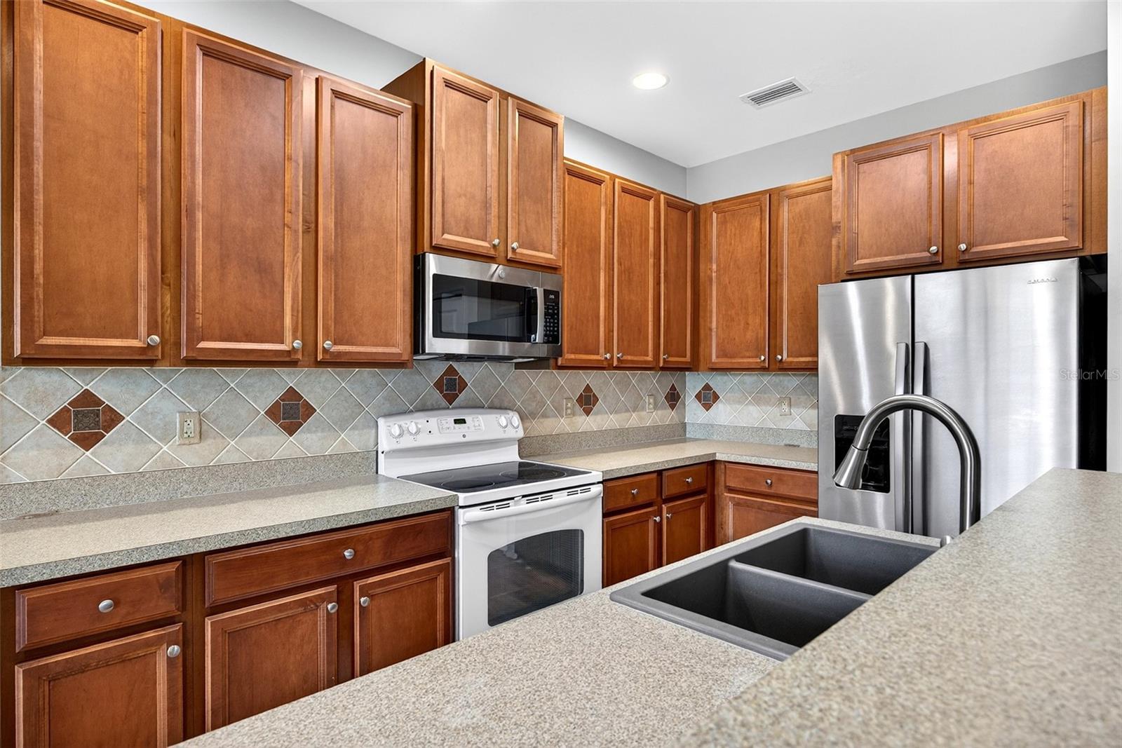 RIO VILLA LAKES - Residential