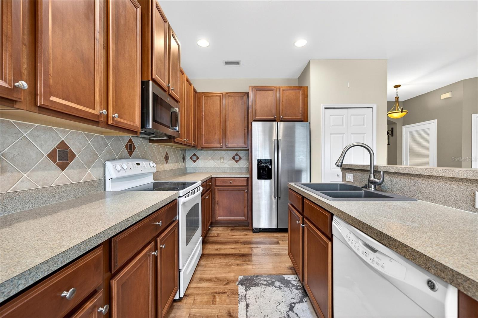 RIO VILLA LAKES - Residential