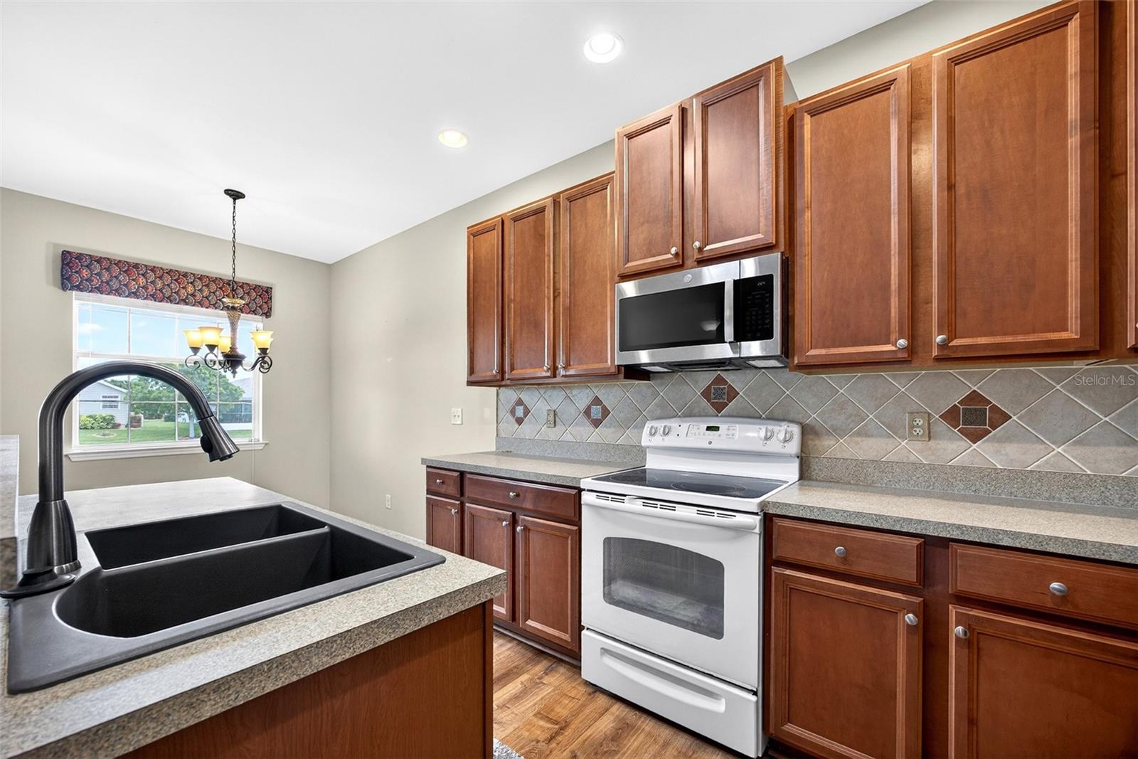 RIO VILLA LAKES - Residential