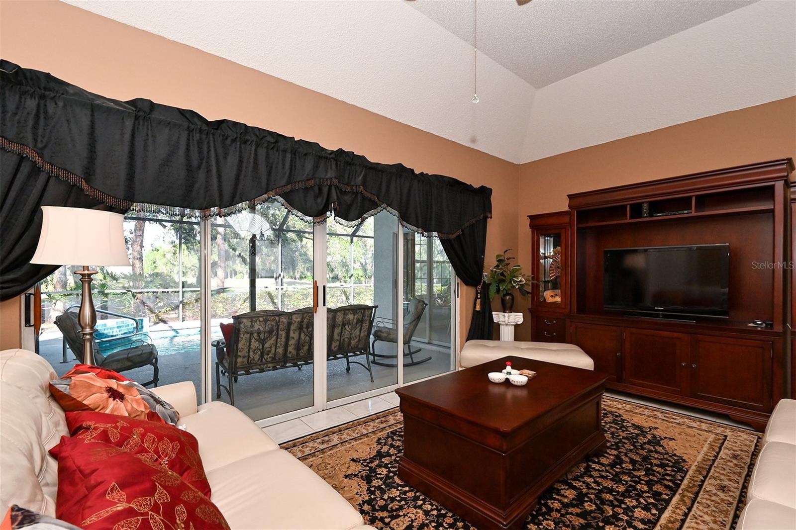 MEADOWS - Residential Lease