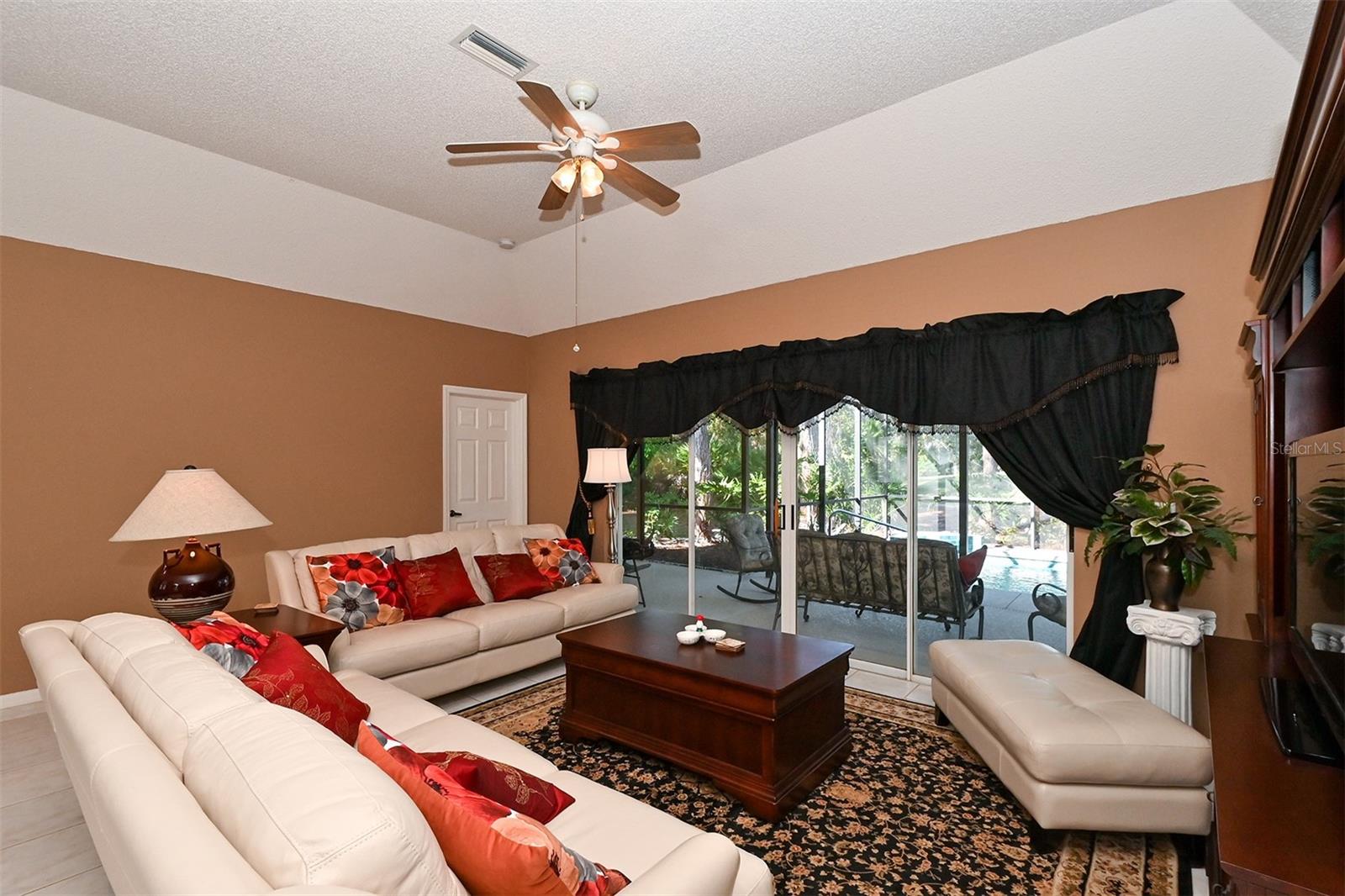 MEADOWS - Residential Lease