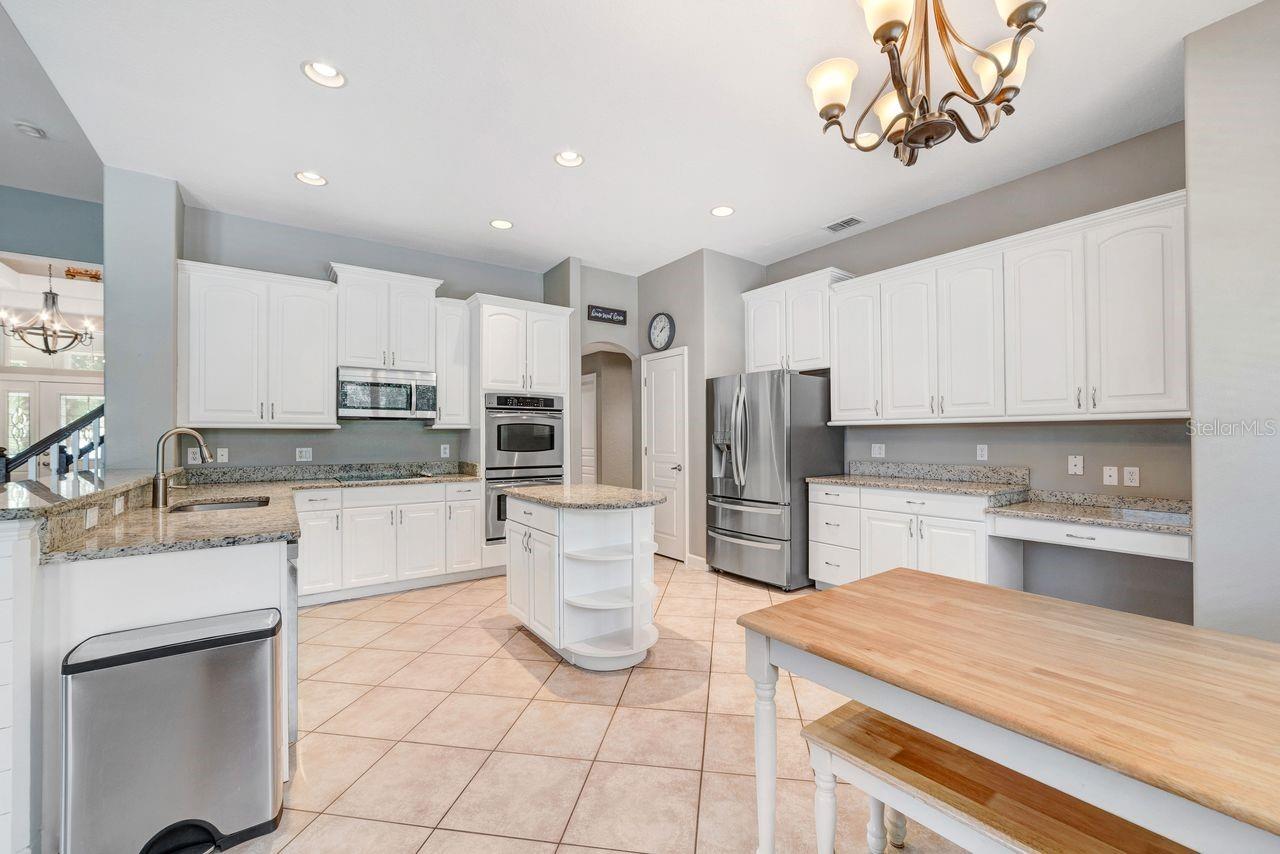 3827 BRECKINRIDGE LANE