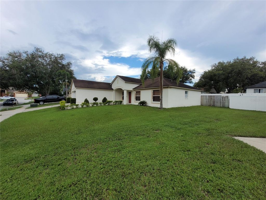 Photo of 4233 Amber Ridge Lane, Valrico, FL 33594 (MLS # TB8413524)