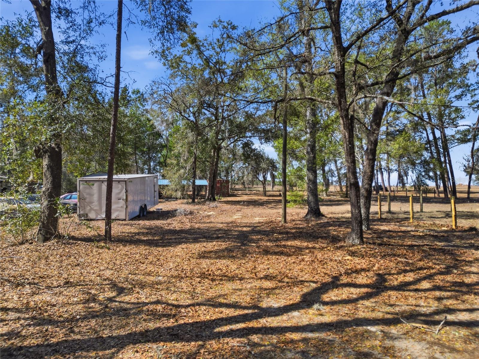 WHISPERING OAKS - Residential