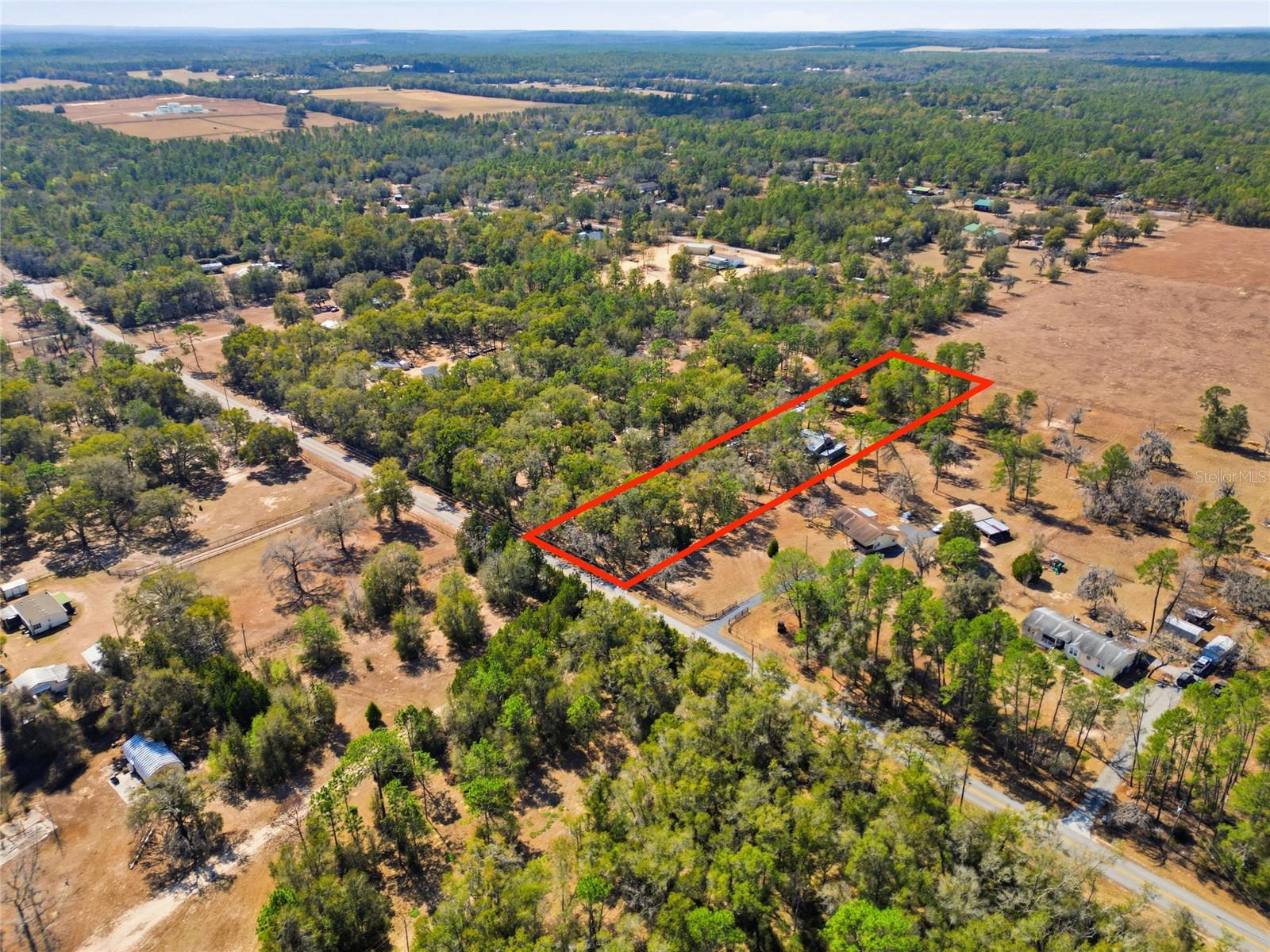 WHISPERING OAKS - Residential