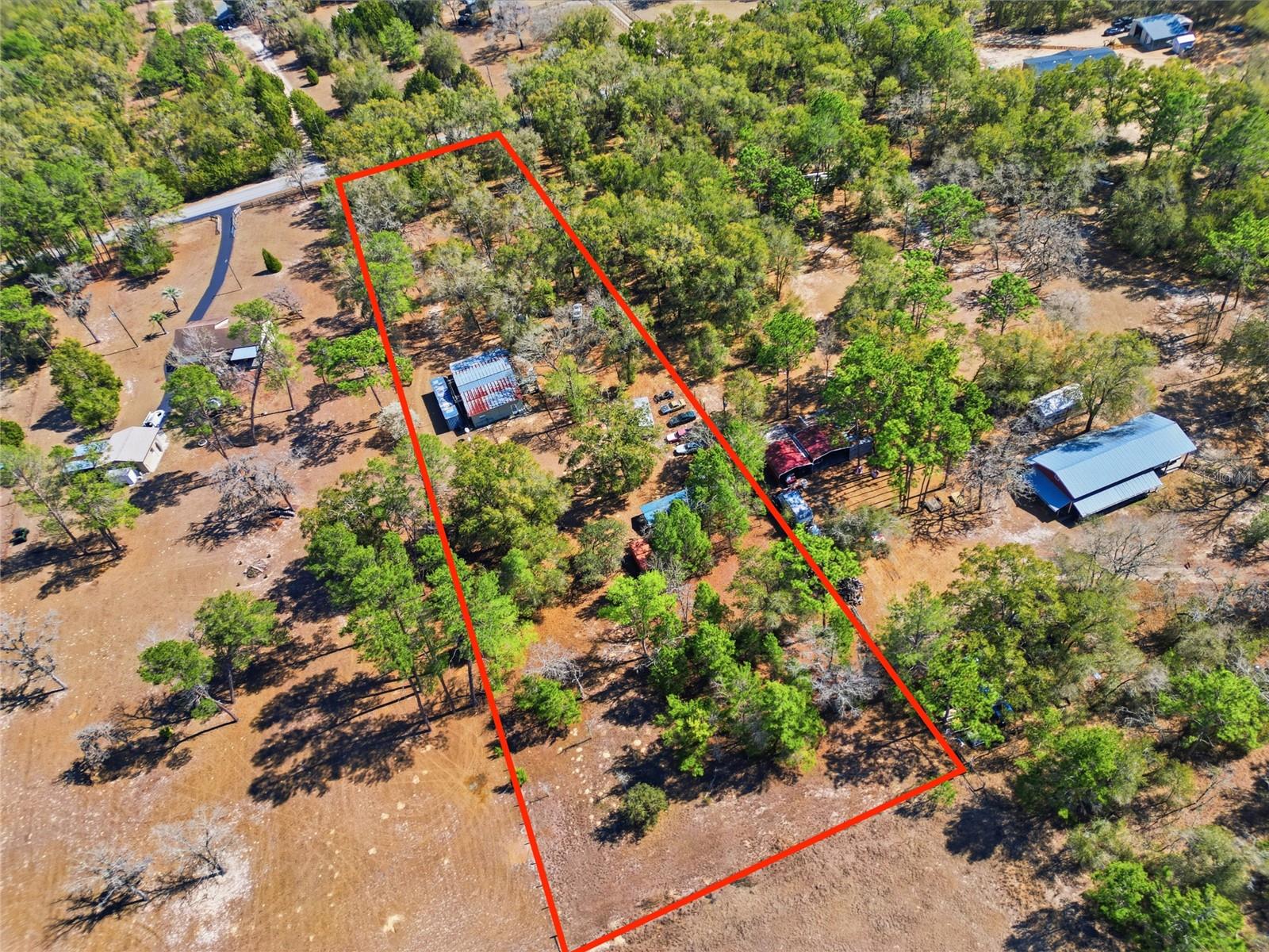 WHISPERING OAKS - Residential