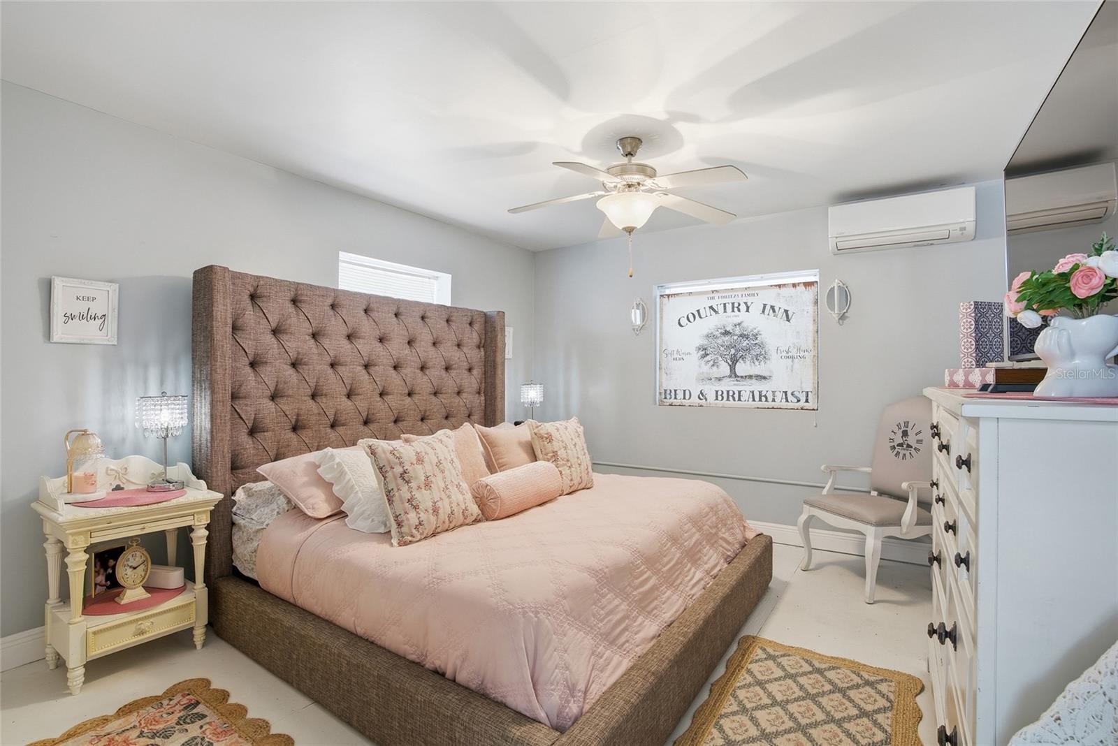 WHISPERING OAKS - Residential