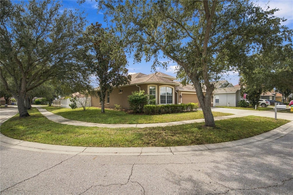 Photo of 12721 Standbridge Drive, Riverview, FL 33579 (MLS # TB8554543)