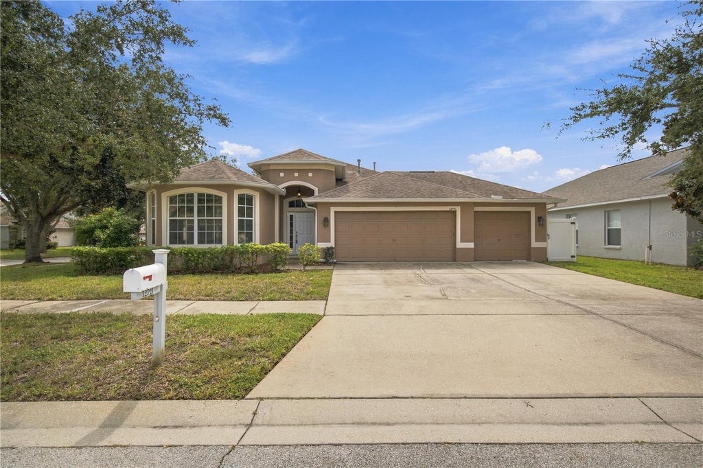 Photo of 12721 Standbridge Drive, Riverview, FL 33579 (MLS # TB8554543)