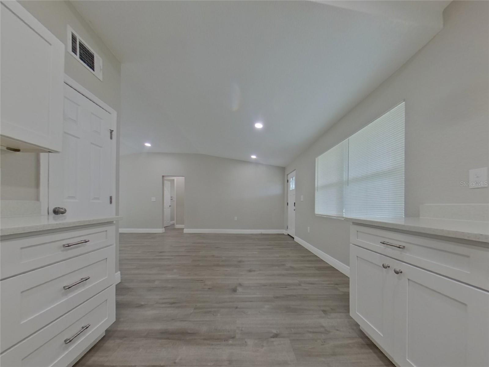 LAKE MENDELIN ESTATES - Residential Lease