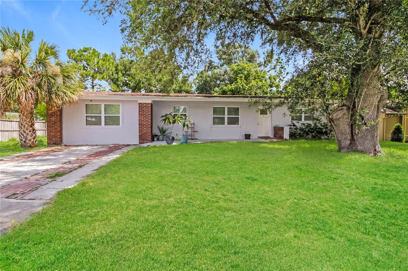 LAKE MENDELIN ESTATES - Residential Lease