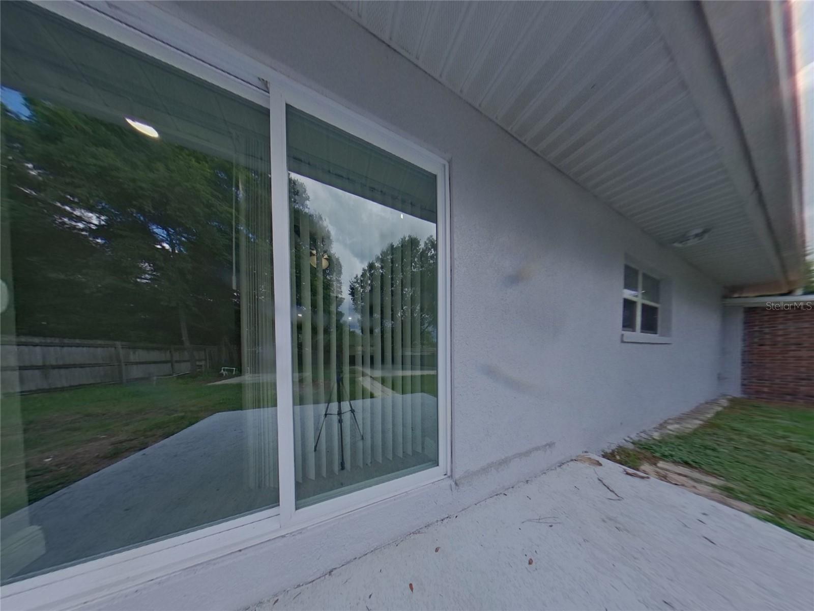 LAKE MENDELIN ESTATES - Residential Lease