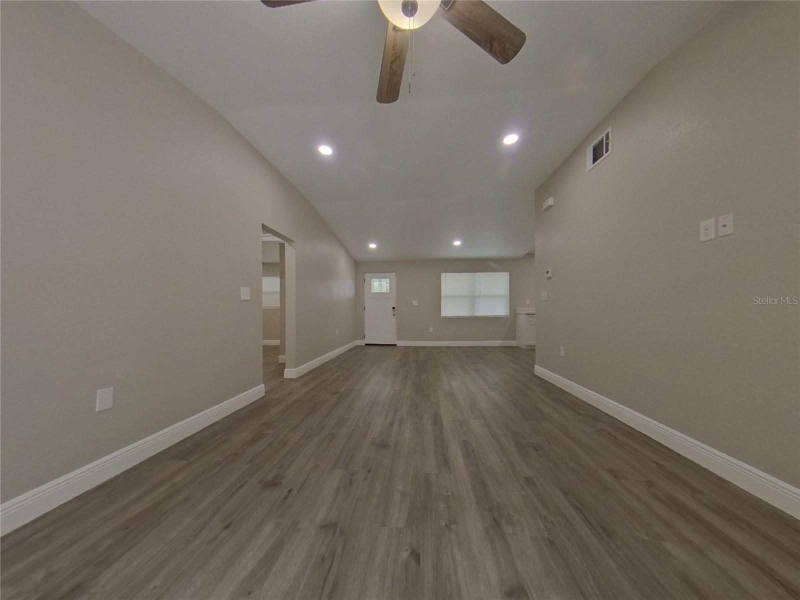 LAKE MENDELIN ESTATES - Residential Lease