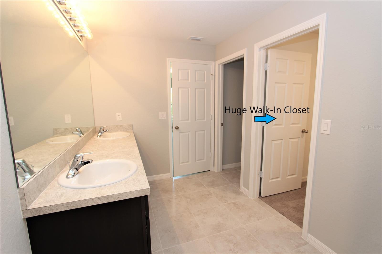 ROTONDA LAKES - Residential