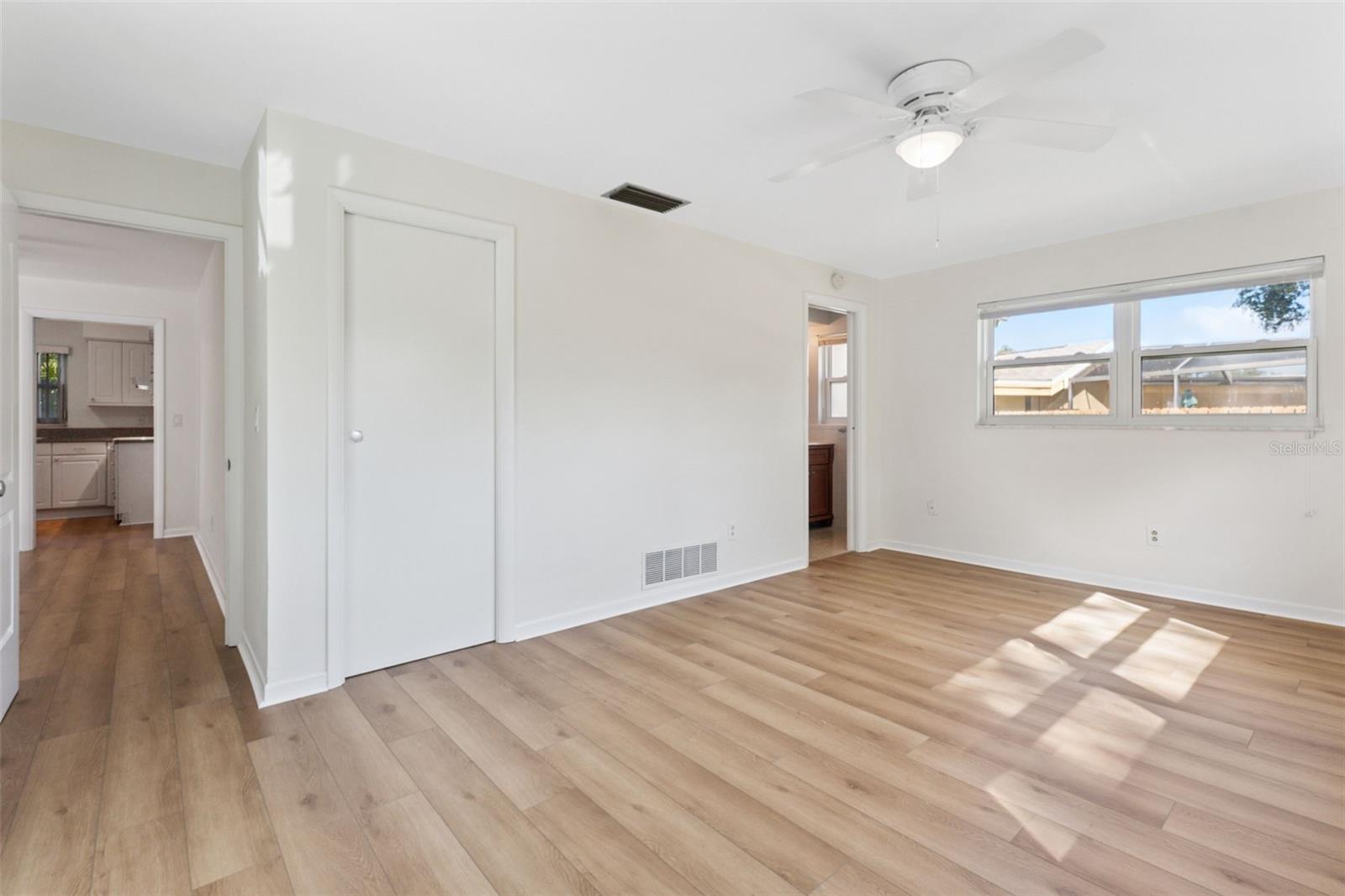 SUNSET LAKE ESTATES - Residential