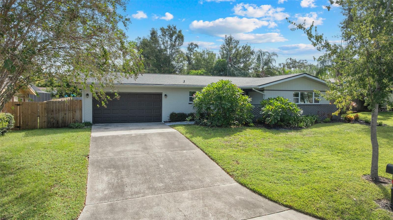 SUNSET LAKE ESTATES - Residential