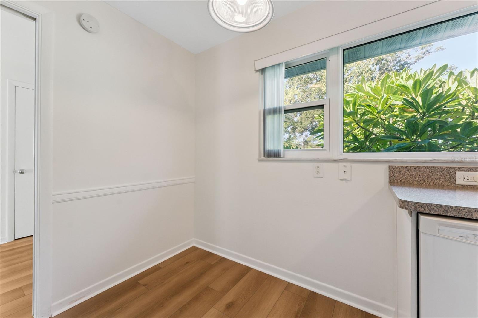 SUNSET LAKE ESTATES - Residential