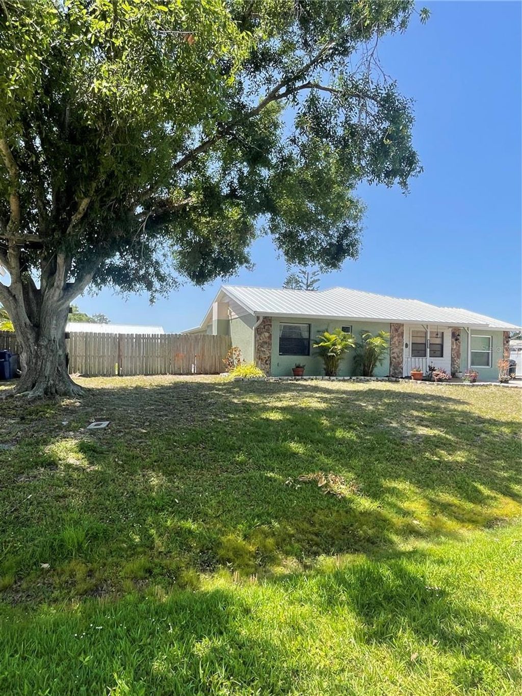 Photo of 5094 Bunyan Street, Sarasota, FL 34232 (MLS # A4652574)